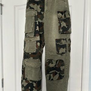 Women’s Two-Tone Camouflage Cargo Pants